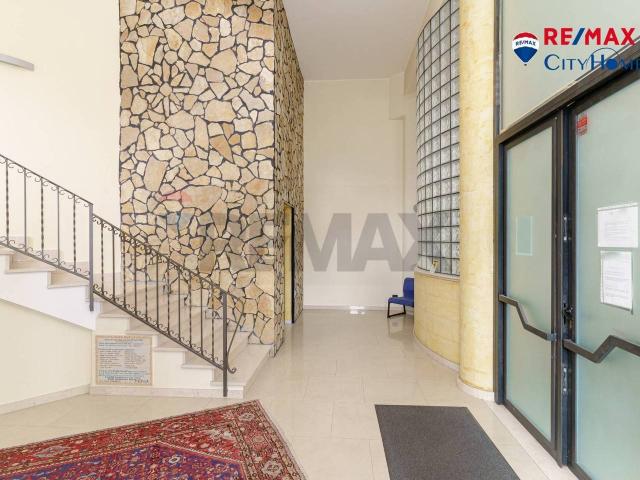 Palazzo in vendita a Aci Sant'antonio, Sicilia