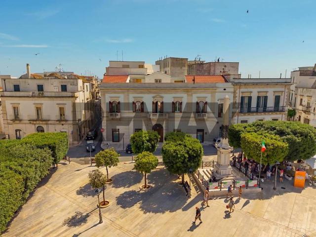 Palazzo in vendita a Puglia, Bari