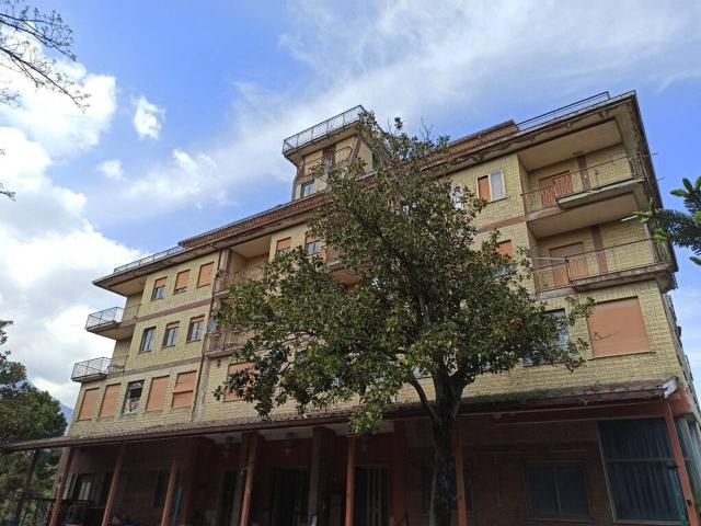 Palazzo in vendita a Valle, Avellino