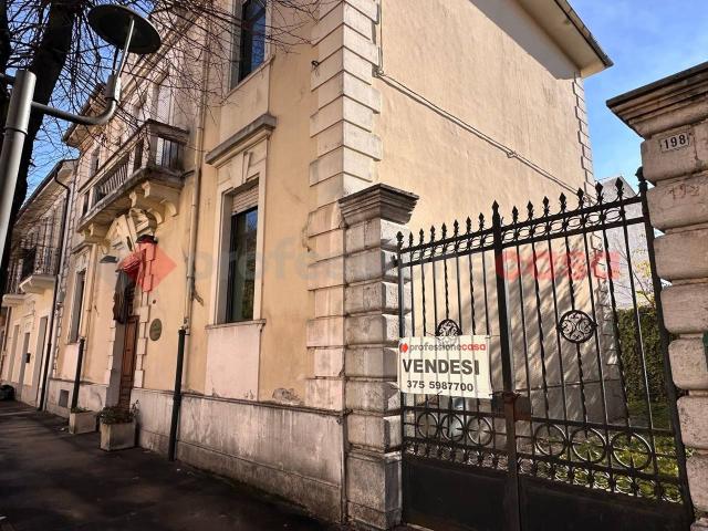 Palazzo in vendita a Avezzano, Abruzzo