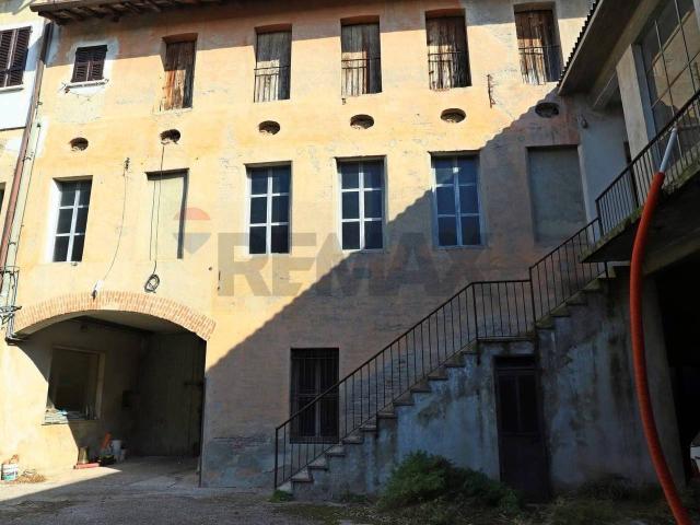 Palazzo in vendita a Bagnolo Mella, Lombardia