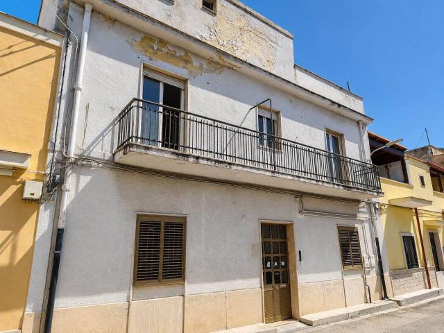 Palazzo in vendita a Municipio 4, Puglia