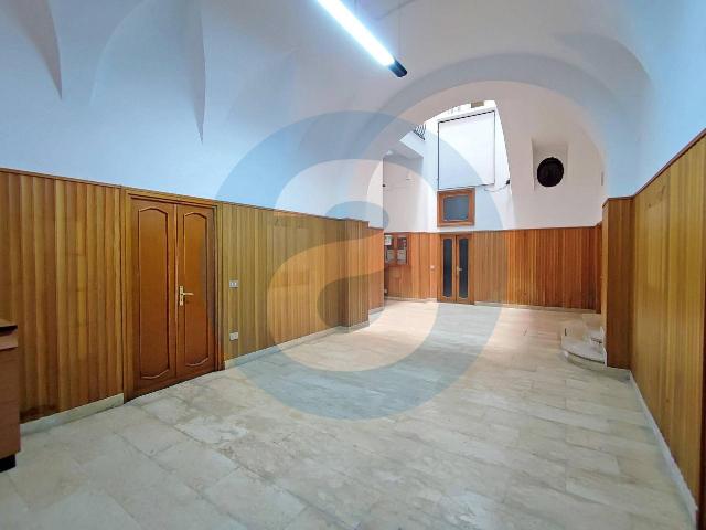 Palazzo in vendita a Municipio 1, Puglia