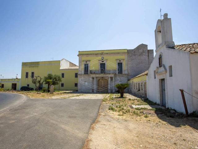 Palazzo in vendita a Municipio 3, Puglia