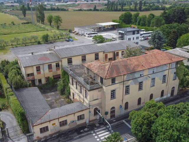 Palazzo in vendita a Bergamo, Lombardia