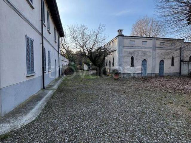 Palazzo in vendita a Brugherio, Lombardia