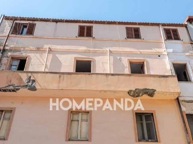 Palazzo in vendita a Is Mirrionis, Cagliari