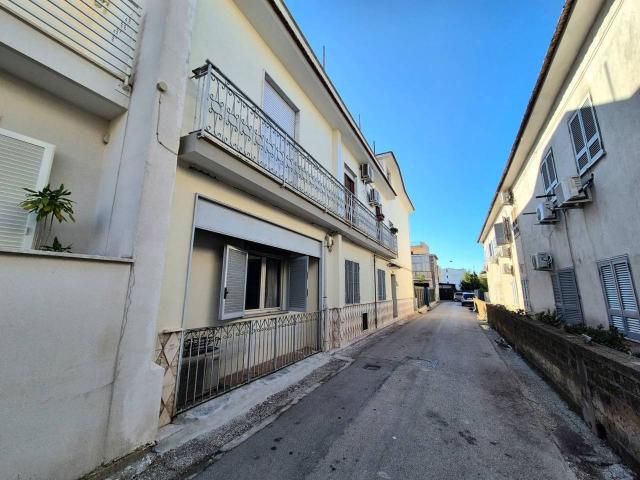 Palazzo in vendita a Parco Verde, Caivano