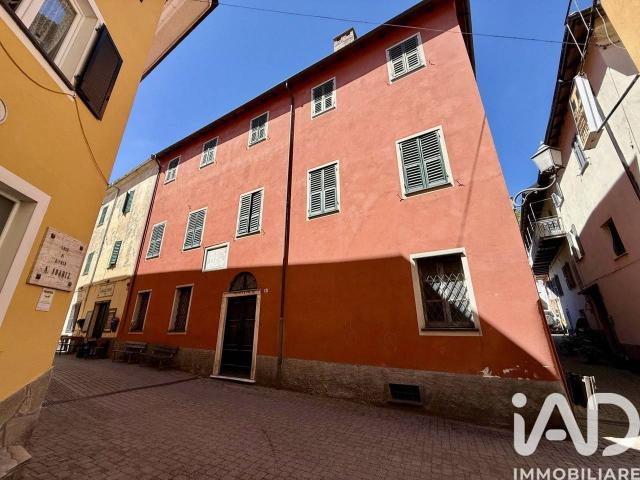 Palazzo in vendita a Calizzano, Liguria