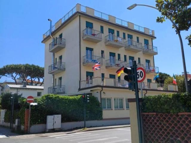 Palazzo in vendita a Camaiore, Toscana