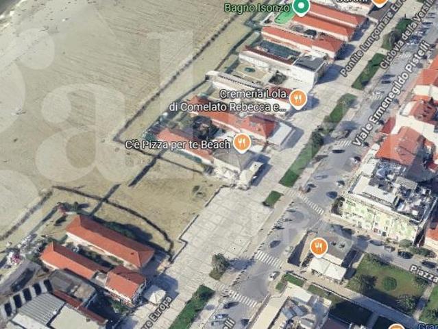 Palazzo in vendita a Lido di Camaiore, Camaiore