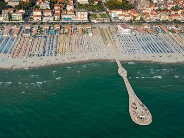 Palazzo in vendita a Camaiore, Toscana