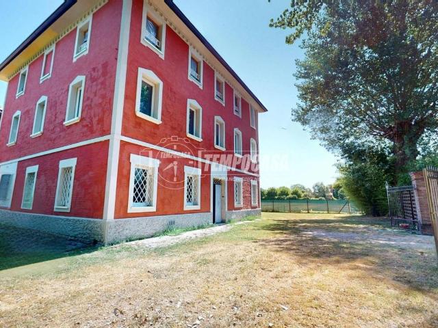 Palazzo in vendita a Unione delle Terre d'Argine, Carpi