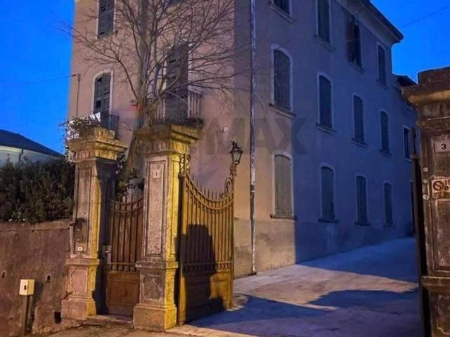Palazzo in vendita a Castelnuovo Del Garda, Veneto