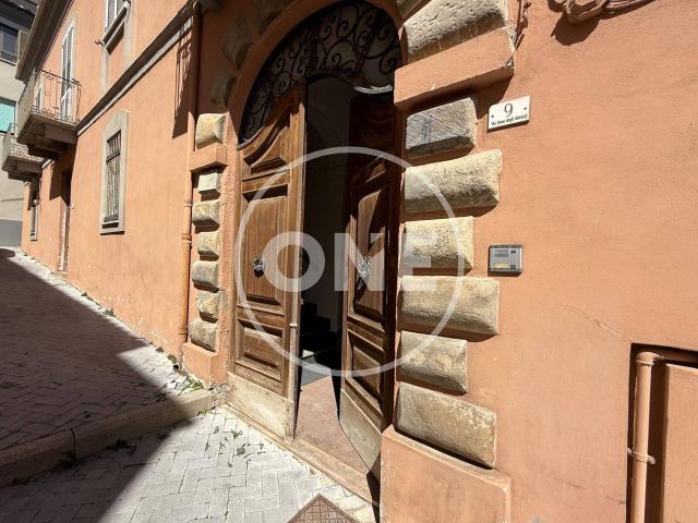 Palazzo in vendita a Castilenti, Teramo