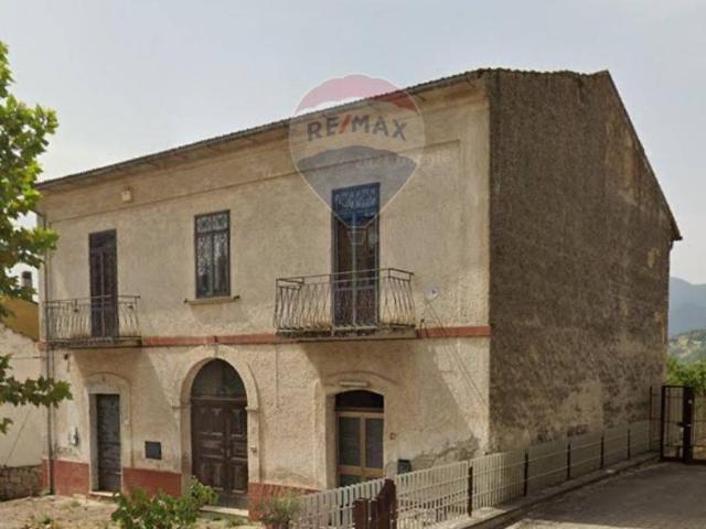Palazzo in vendita a Ceppaloni, Campania