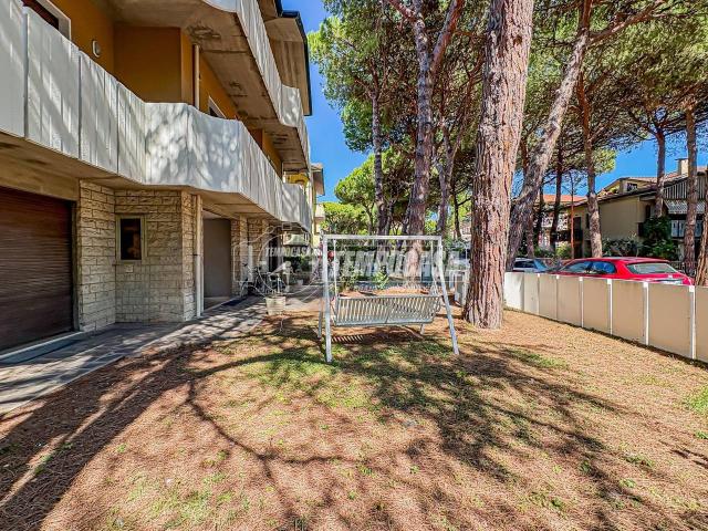 Palazzo in vendita a Pinarella di Cervia, Cervia