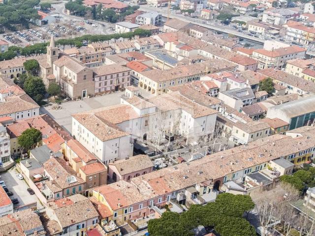 Palazzo in vendita a Cervia, Reggio Emilia