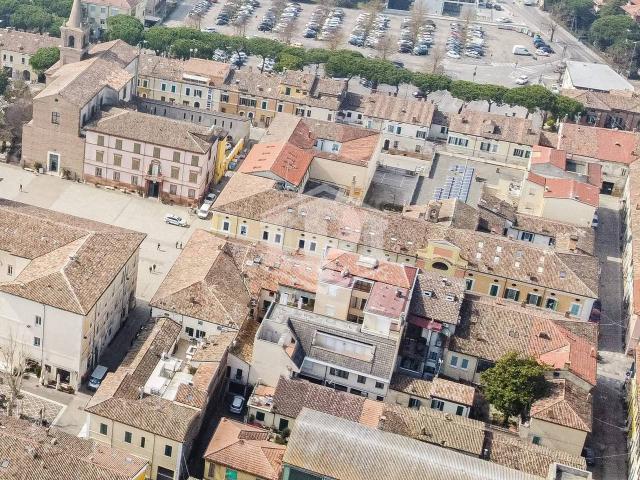 Palazzo in vendita a Cervia, Reggio Emilia