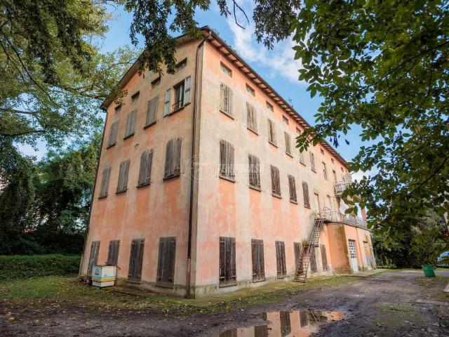 Palazzo in vendita a Collecchio, Reggio Emilia