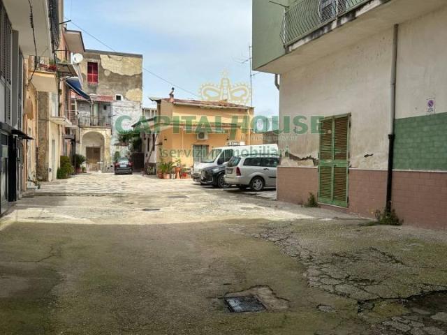 Palazzo in vendita a Crispano, Napoli