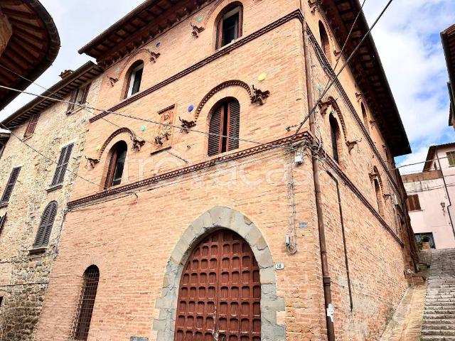 Palazzo in vendita a Deruta, Umbria