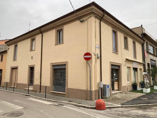 Palazzo in vendita a Centro storico, Marche