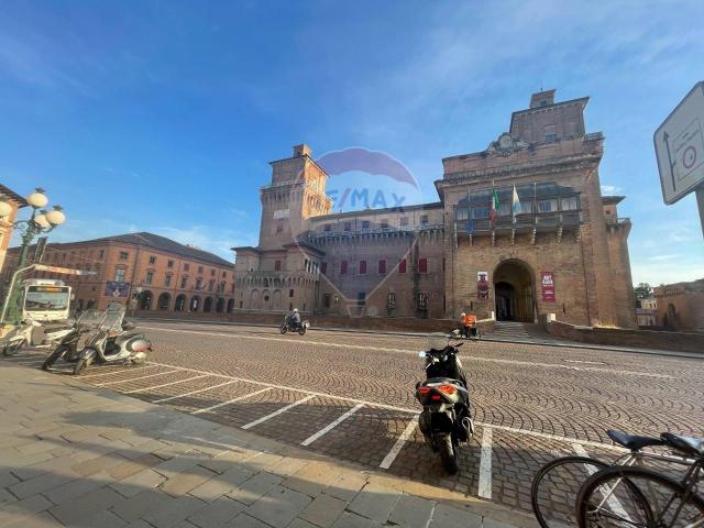 Appartamento in vendita a Centro cittadino, Ferrara