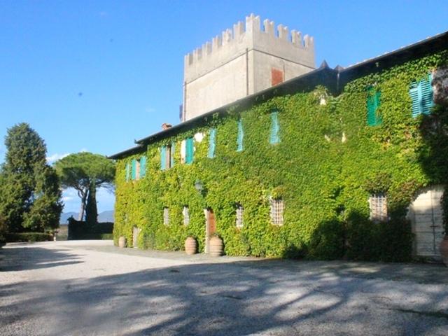 Palazzo in vendita a Foiano Della Chiana, Toscana