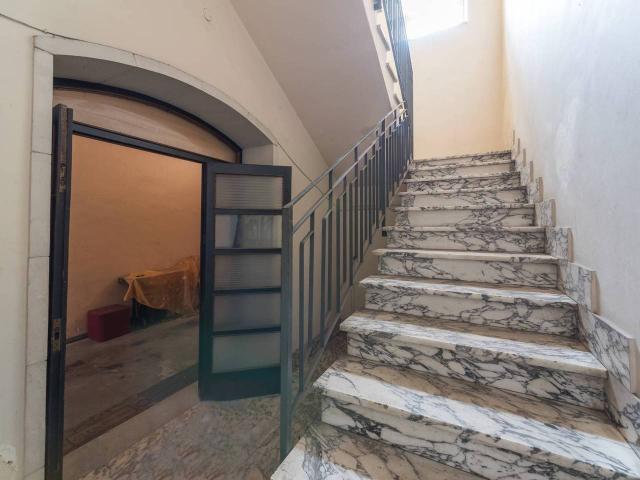 Palazzo in vendita a Giarre, Sicilia