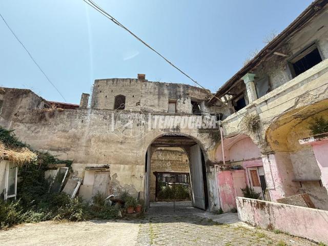 Palazzo in vendita a Starza, Giugliano in Campania