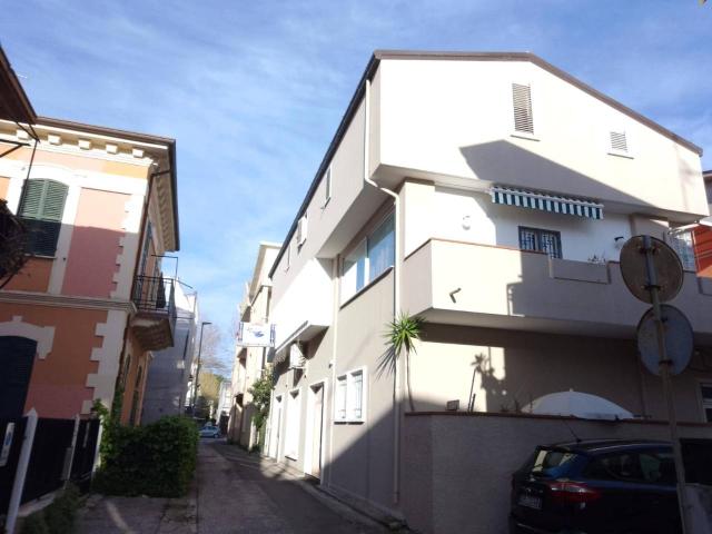 Palazzo in vendita a Giulianova, Abruzzo