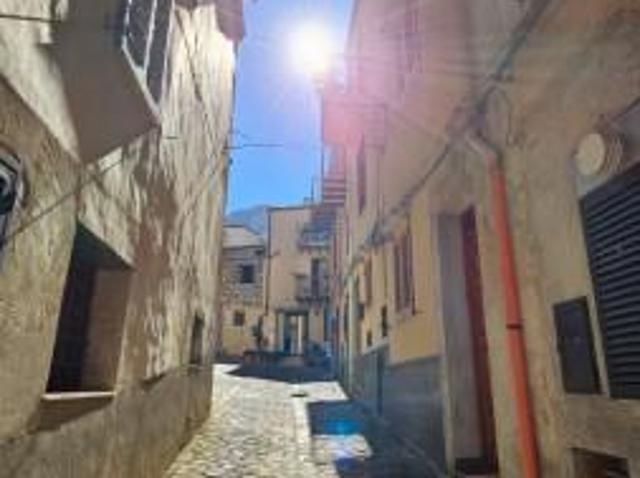 Palazzo in vendita a Gratteri, Sicilia