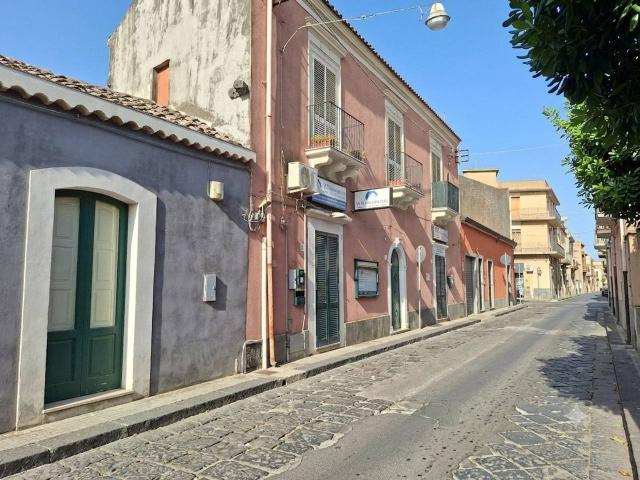 Palazzo in vendita a Gravina Di Catania, Sicilia