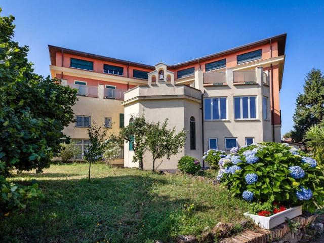 Palazzo in vendita a Grottaferrata, Roma Capitale