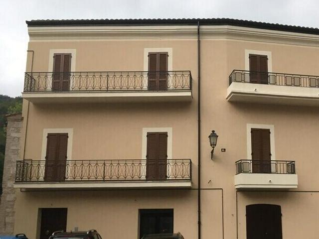 Palazzo in vendita a Isola Del Gran Sasso, Abruzzo