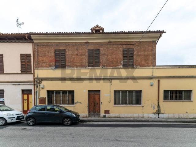 Palazzo in vendita a Marche, Ancona