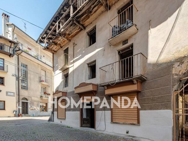 Palazzo in vendita a Unione Montana di Comuni delle Valli di Lanzo, Ceronda e Casternone, Piemonte