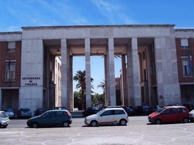 Palazzo in vendita a Goretti, Latina
