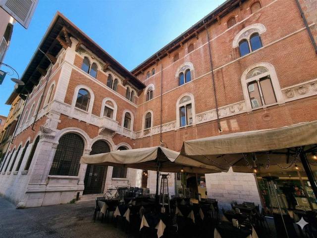 Palazzo in vendita a San Concordio, Bagni Di Lucca Ponte