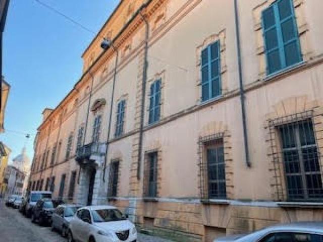 Palazzo in vendita a Fiera-Catena, San Giorgio Di Mantova