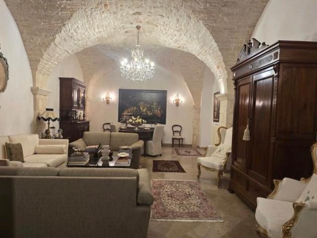 Palazzo in vendita a Puglia, Taranto