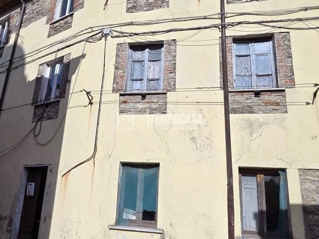 Palazzo in vendita a Marina Di Massa, Toscana