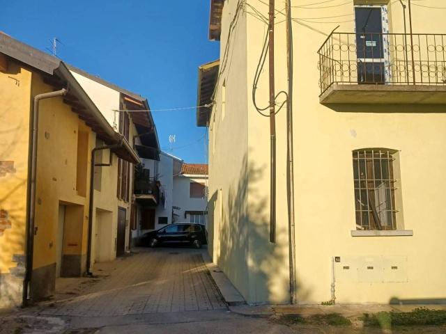 Palazzo in vendita a Novate Brianza, Merate