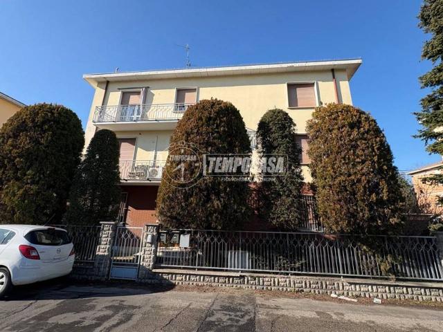 Palazzo in vendita a Unione Comuni Modenesi Area Nord, Mirandola