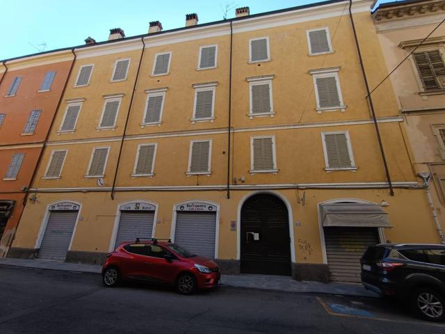 Palazzo in vendita a Centro Storico, Modena