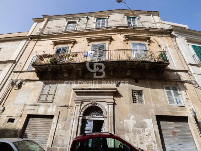Palazzo in vendita a Modica, Dente