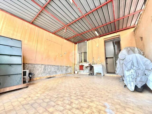 Palazzo in vendita a Municipalità 10, Campania