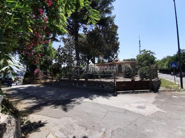 Palazzo in vendita a Pozzuoli, Napoli