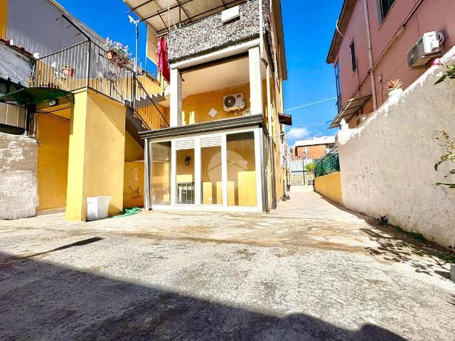 Palazzo in vendita a Municipalità 10, Napola